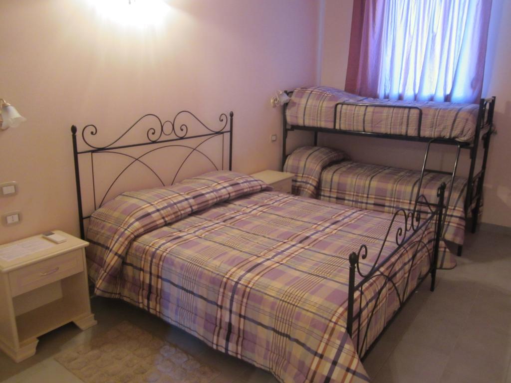 Agriturismo Perugini Bed and Breakfast Cesena Habitación foto